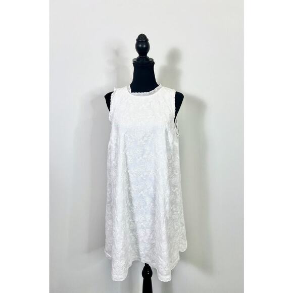 Lulus Dresses & Skirts - Lulu's Sweet Loveliness Shift Mini Dress in White Large Floral Embroidered Party
